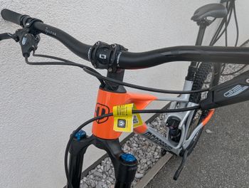 Używany Mondraker RAZE CARBON R 2023 2023 Mountainbike — zdjęcie 12 z 15