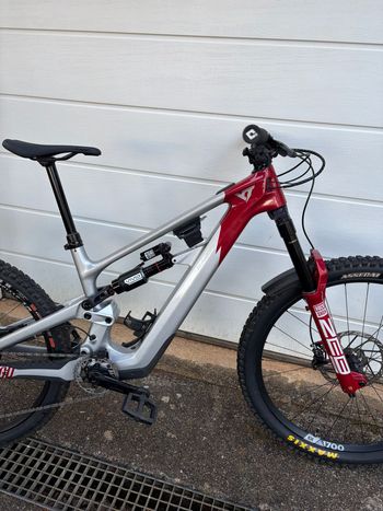 Used YT Industries Decoy CORE 4 29 2024 2024 Mountainbike, Light Gray — image 3 of 4