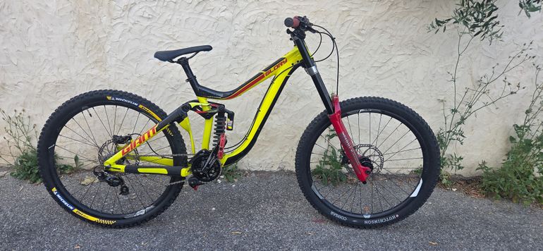 Used Giant Glory 27.5 2 2016 2016 Mountainbike, Black — image 1 of 7