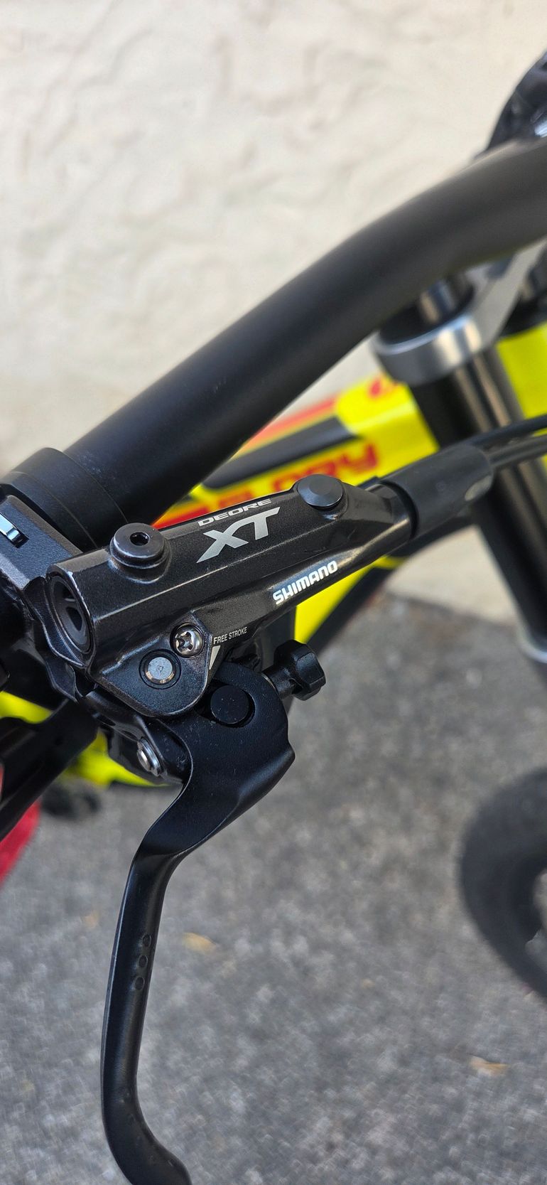 Used Giant Glory 27.5 2 2016 2016 Mountainbike, Black — image 4 of 7