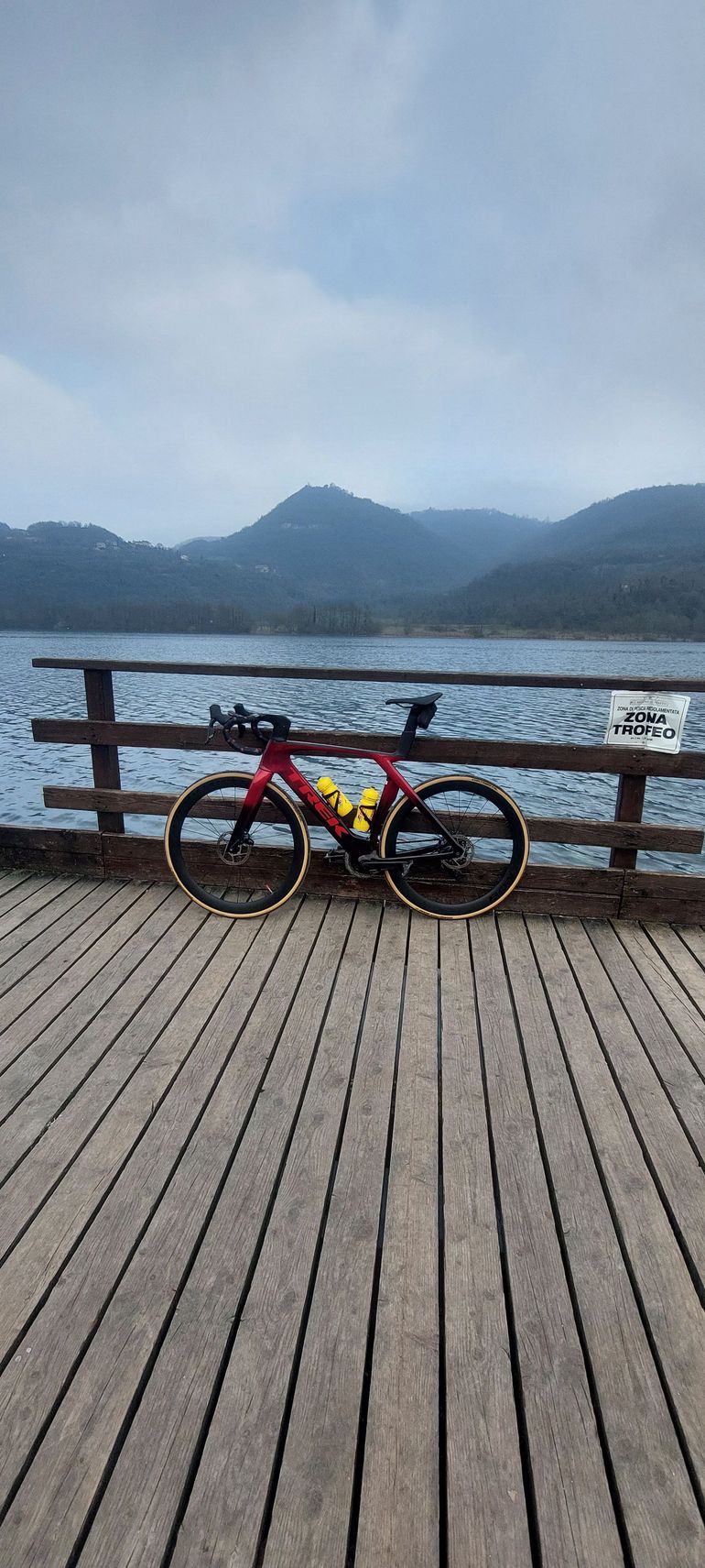 Używany Trek Madone SLR 6 Gen 7 2024 2024 Road & Gravel — zdjęcie 2 z 10