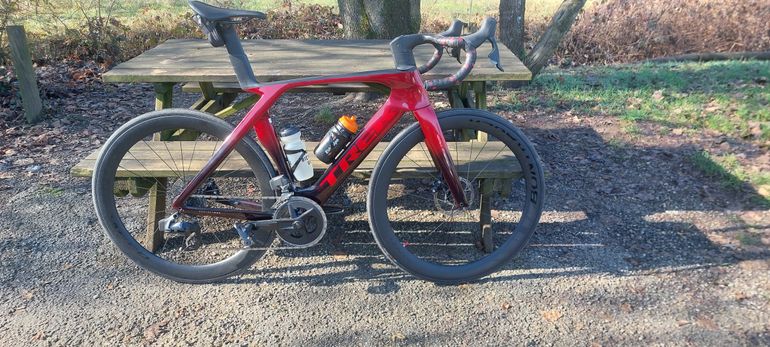 Używany Trek Madone SLR 6 Gen 7 2024 2024 Road & Gravel — zdjęcie 5 z 10