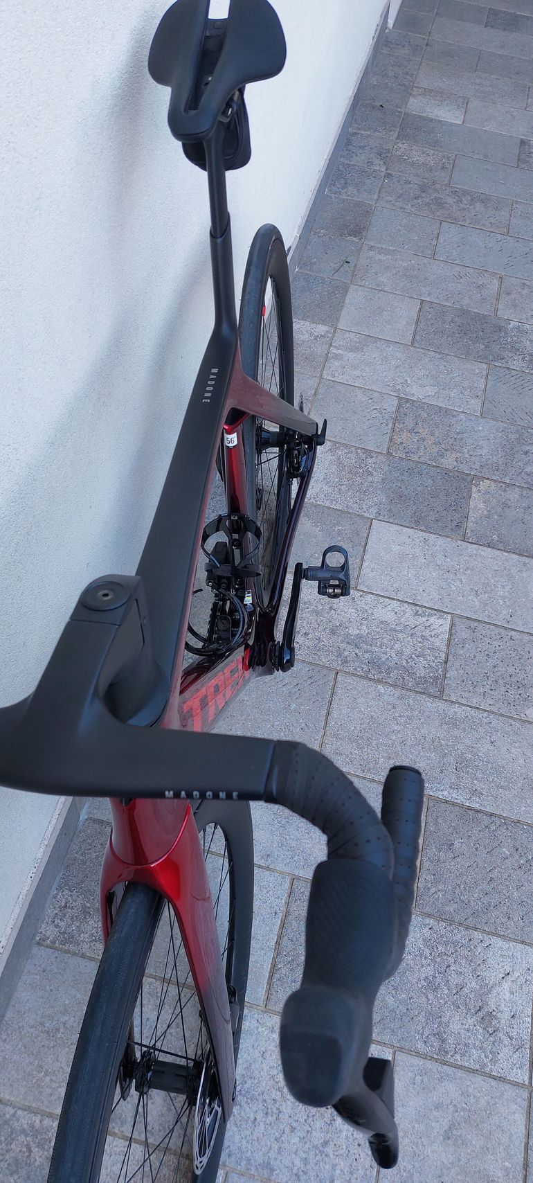 Używany Trek Madone SLR 6 Gen 7 2024 2024 Road & Gravel — zdjęcie 8 z 10