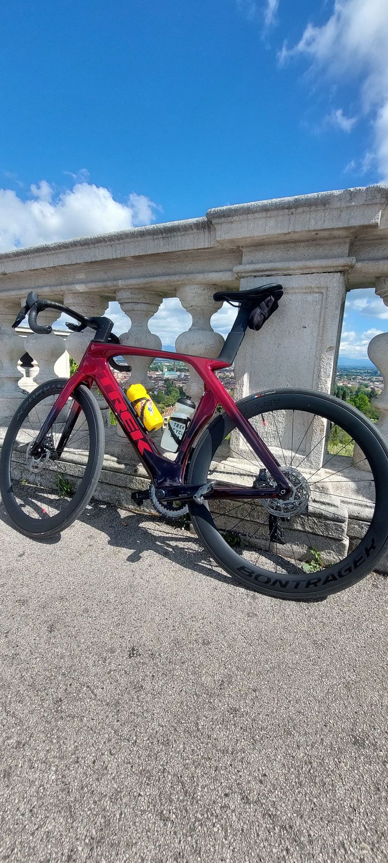 Używany Trek Madone SLR 6 Gen 7 2024 2024 Road & Gravel — zdjęcie 6 z 10