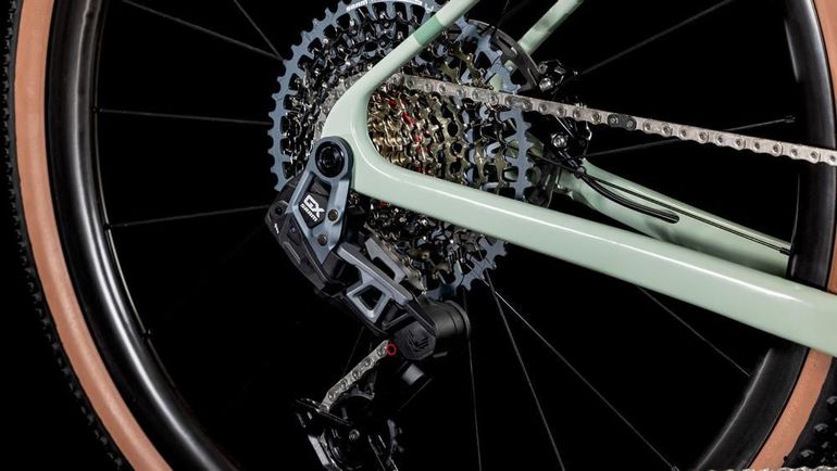 Used CUBE NUROAD C:62, EX 2025 2025 Road & Gravel, White — image 2 of 5