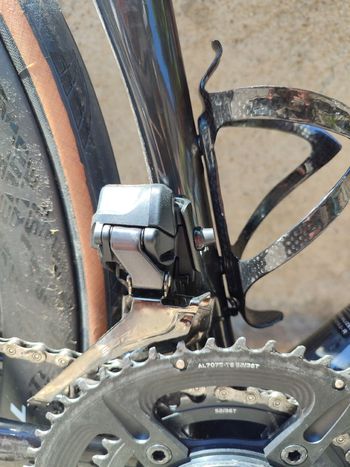Used Specialized Tarmac Shimano Ultegra Di2 2025 Road & Gravel, Black — image 4 of 10