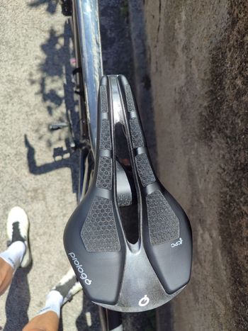 Used Specialized Tarmac Shimano Ultegra Di2 2025 Road & Gravel, Black — image 8 of 10