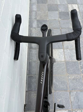Used Giant Propel Advanced Pro 0-AXS 2027 2027 Road & Gravel, Black — image 6 of 12