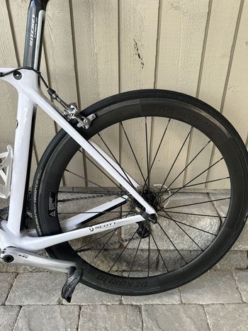 Used Scott Foil Shimano 105 2015 Road & Gravel, White — image 7 of 15