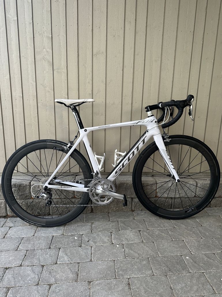 Used Scott Foil Shimano 105 2015 Road & Gravel, White — image 1 of 15
