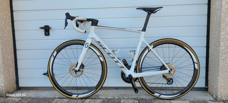 Used Scott Addict RC 10 2021 2021 Road & Gravel, White — image 1 of 5