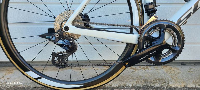 Used Scott Addict RC 10 2021 2021 Road & Gravel, White — image 5 of 5