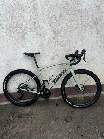 Used Giant Revolt, Advanced 2 2021 2021 Road & Gravel