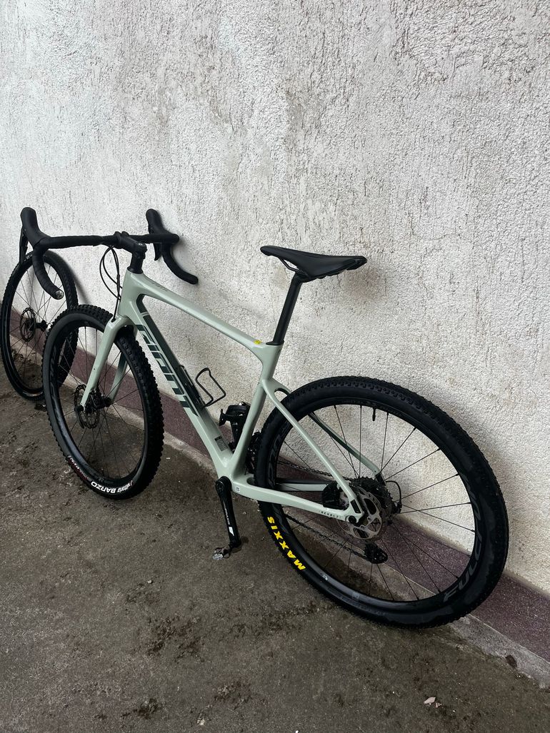 Used Giant Revolt, Advanced 2 2021 2021 Road & Gravel, Green — image 9 of 11