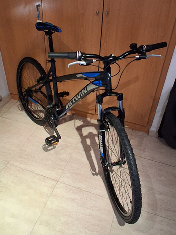 Gebrauchtes B’TWIN Custom Shimano Tourney 2019 Mountainbike, Hellgrau — Bild 2 von 10