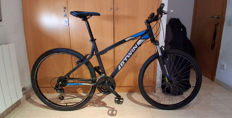 Gebrauchtes B’TWIN Custom Shimano Tourney 2019 Mountainbike, Hellgrau — Bild 1 von 10