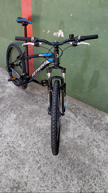B’TWIN Custom Shimano Tourney 2019 Mountainbike de segunda mano, Gris claro — imagen 2 de 8