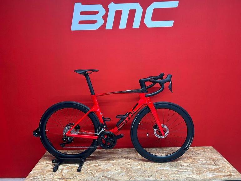 Used BMC Teammachine R 01 FIVE 2027 2027 Road & Gravel, Red — image 1 of 8