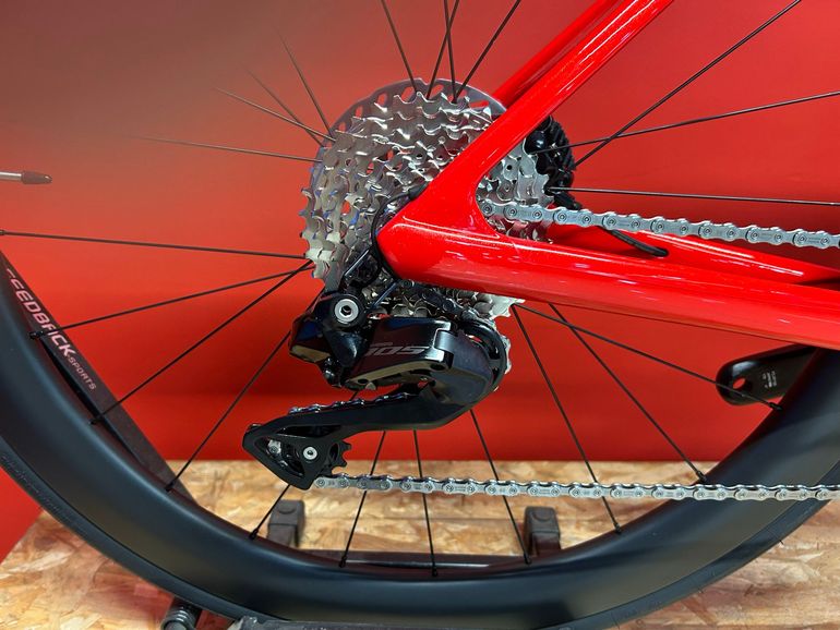 Used BMC Teammachine R 01 FIVE 2027 2027 Road & Gravel, Red — image 5 of 8
