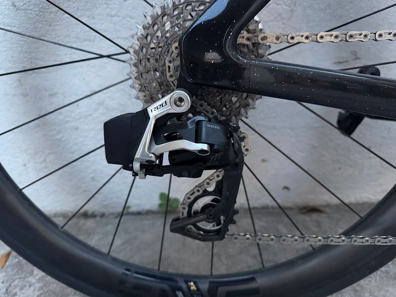 Używany Canyon Aeroad CFR AXS 2026 2026 Road & Gravel — zdjęcie 3 z 11