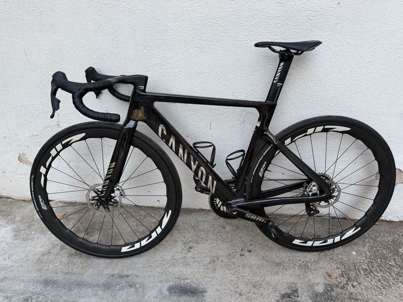 Używany Canyon Aeroad CFR AXS 2026 2026 Road & Gravel — zdjęcie 10 z 15