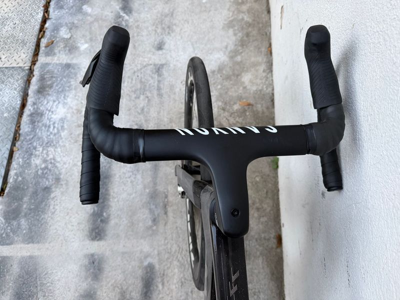 Używany Canyon Aeroad CFR AXS 2026 2026 Road & Gravel — zdjęcie 11 z 15