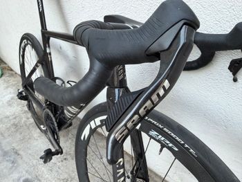 Used Canyon Aeroad CFR AXS 2026 2026 Road & Gravel, Black — image 4 of 15