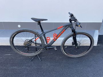 Used Trek Procaliber 9.7 2018 2018 Mountainbike, Light Gray, 27.5, 29 — image 1 of 13