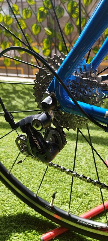 Used Pinarello Prince Shimano 105 2009 Road & Gravel, Blue — image 2 of 17