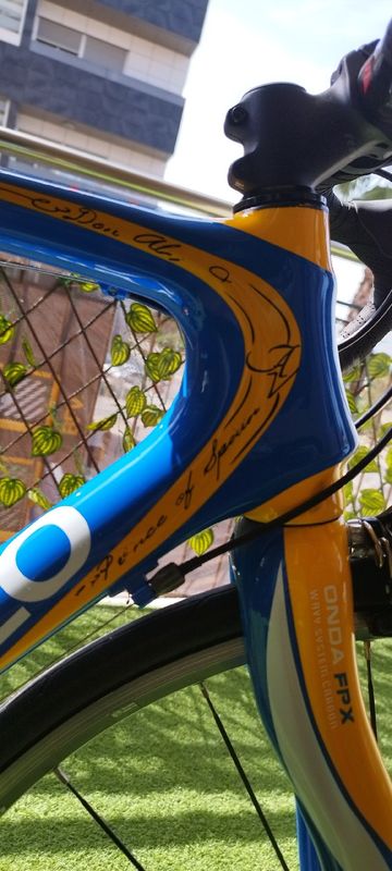 Used Pinarello Prince Shimano 105 2009 Road & Gravel, Blue — image 3 of 17