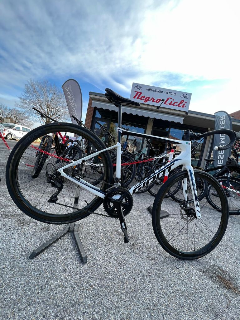 Used Giant Defy Shimano 105 2020 Road & Gravel, White — image 8 of 8