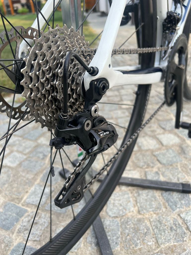 Used Giant Defy Shimano 105 2020 Road & Gravel, White — image 4 of 8