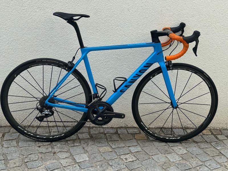 Used Canyon Ultimate CF SL 8 2022 2022 Road & Gravel, Blue — image 1 of 7