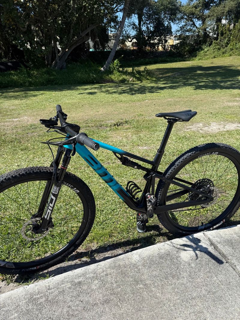 Used BMC Fourstroke 01 ONE 2023 2023 Mountainbike, Blue, 29 — image 2 of 10