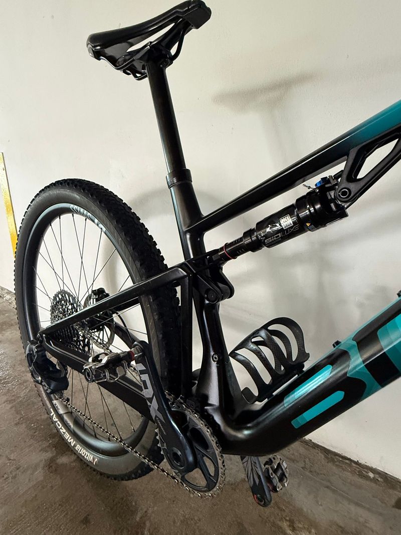 Used BMC Fourstroke 01 ONE 2023 2023 Mountainbike, Blue, 29 — image 8 of 10