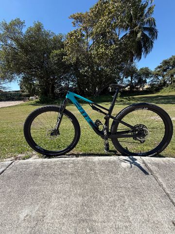 Used BMC Fourstroke 01 ONE 2023 2023 Mountainbike, Blue, 29 — image 1 of 10