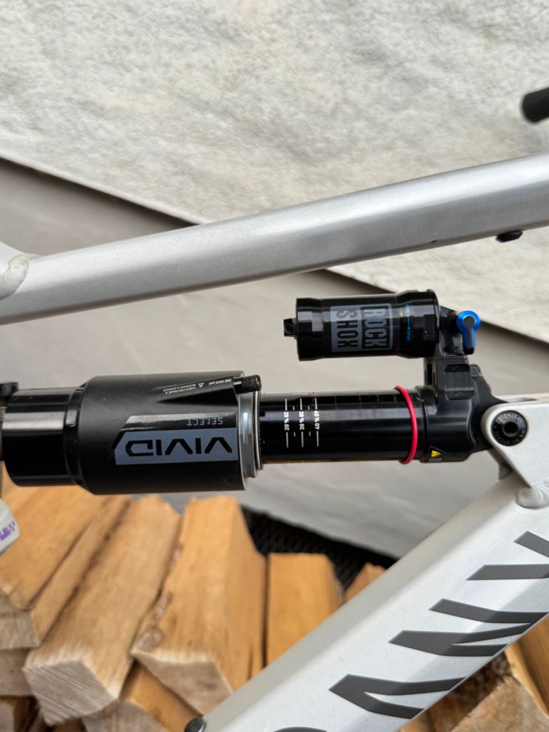 Used Canyon Torque 6 2025 2025 Mountainbike, Light Gray, 29, 27.5 — image 7 of 28