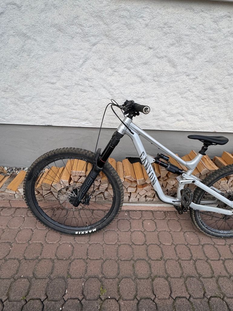 Used Canyon Torque 6 2025 2025 Mountainbike, Light Gray, 29, 27.5 — image 2 of 28