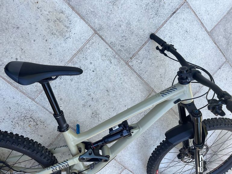 Used Commencal CLASH RIDE 2021 2021 Mountainbike, Light Gray, 27.5 — image 6 of 11