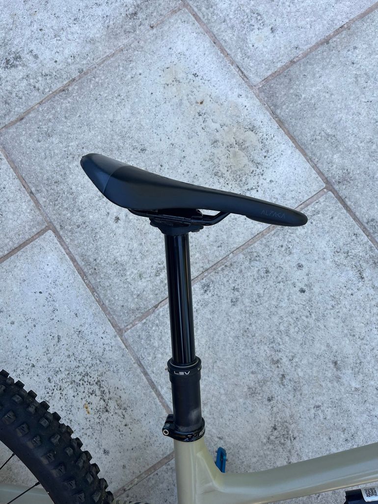 Used Commencal CLASH RIDE 2021 2021 Mountainbike, Light Gray, 27.5 — image 10 of 11