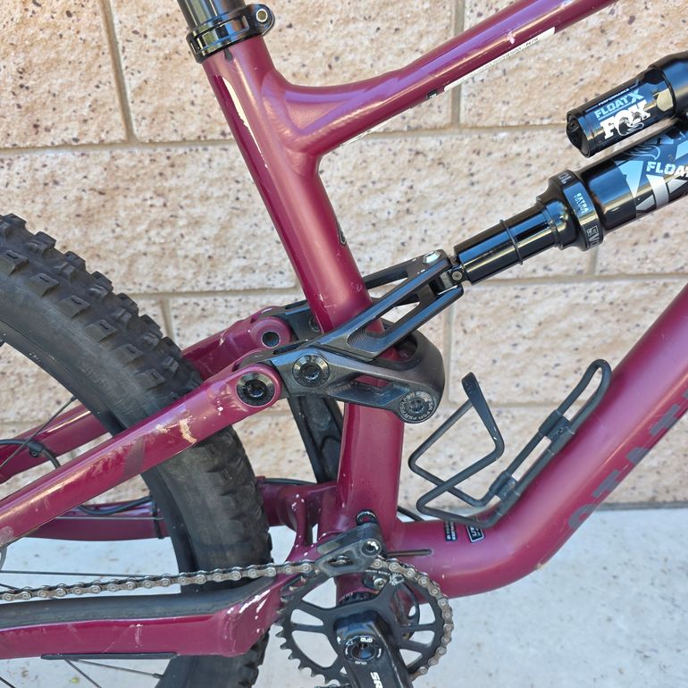 Used Specialized Status 140 2022 2022 Mountainbike, Red, 29, 27.5 — image 8 of 25