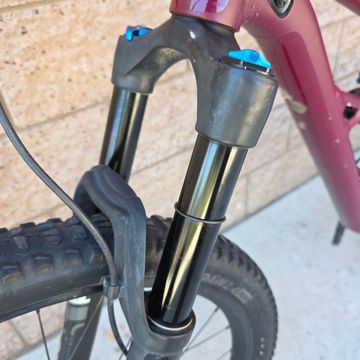 Used Specialized Status 140 2022 2022 Mountainbike, Red, 29, 27.5 — image 23 of 25