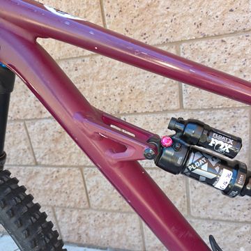 Used Specialized Status 140 2022 2022 Mountainbike, Red, 29, 27.5 — image 20 of 25