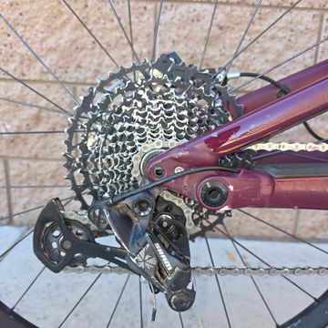 Used Specialized Status 140 2022 2022 Mountainbike, Red, 29, 27.5 — image 10 of 22
