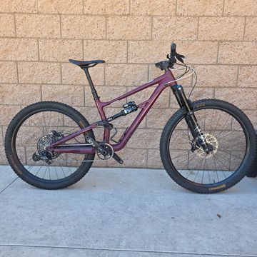 Used Specialized Status 140 2022 2022 Mountainbike, Red, 29, 27.5 — image 1 of 22