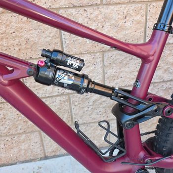 Used Specialized Status 140 2022 2022 Mountainbike, Red, 29, 27.5 — image 21 of 27