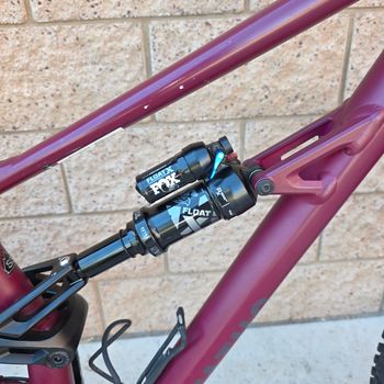 Used Specialized Status 140 2022 2022 Mountainbike, Red, 29, 27.5 — image 5 of 27