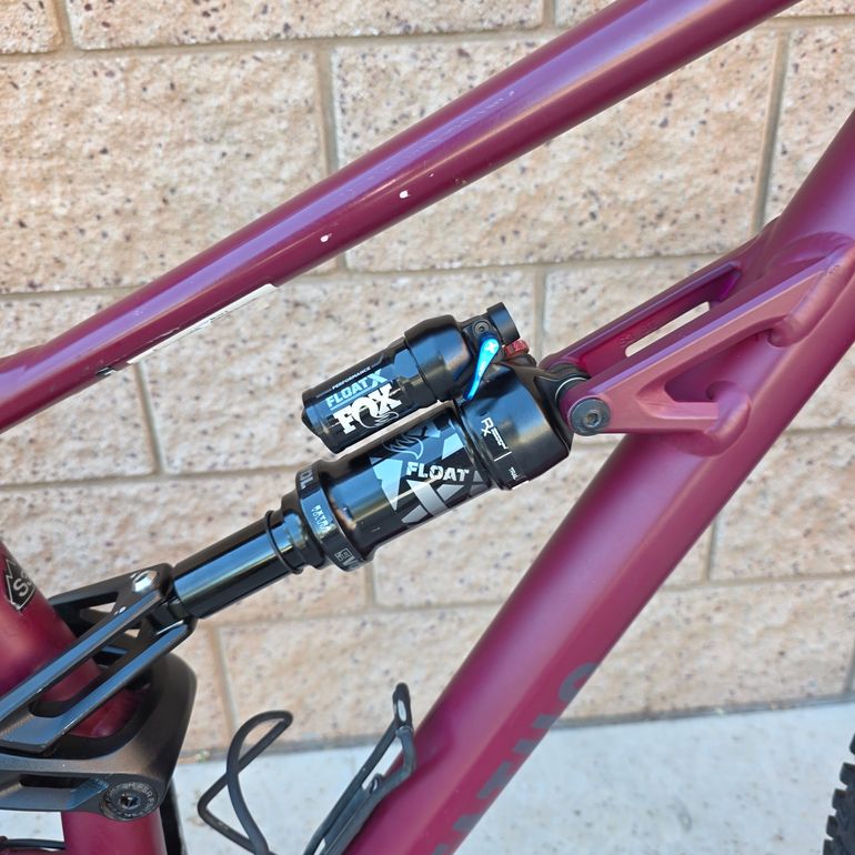 Used Specialized Status 140 2022 2022 Mountainbike, Red, 29, 27.5 — image 5 of 27