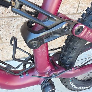 Used Specialized Status 140 2022 2022 Mountainbike, Red, 29, 27.5 — image 21 of 24