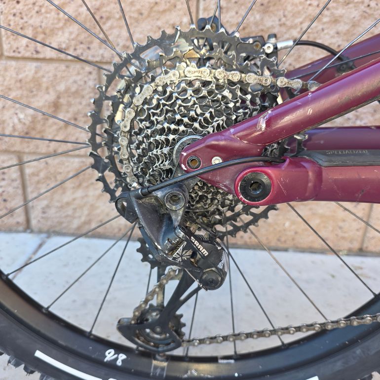 Used Specialized Status 140 2022 2022 Mountainbike, Red, 29, 27.5 — image 10 of 24